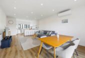 17E Hogans Road, Glenfield, Auckland