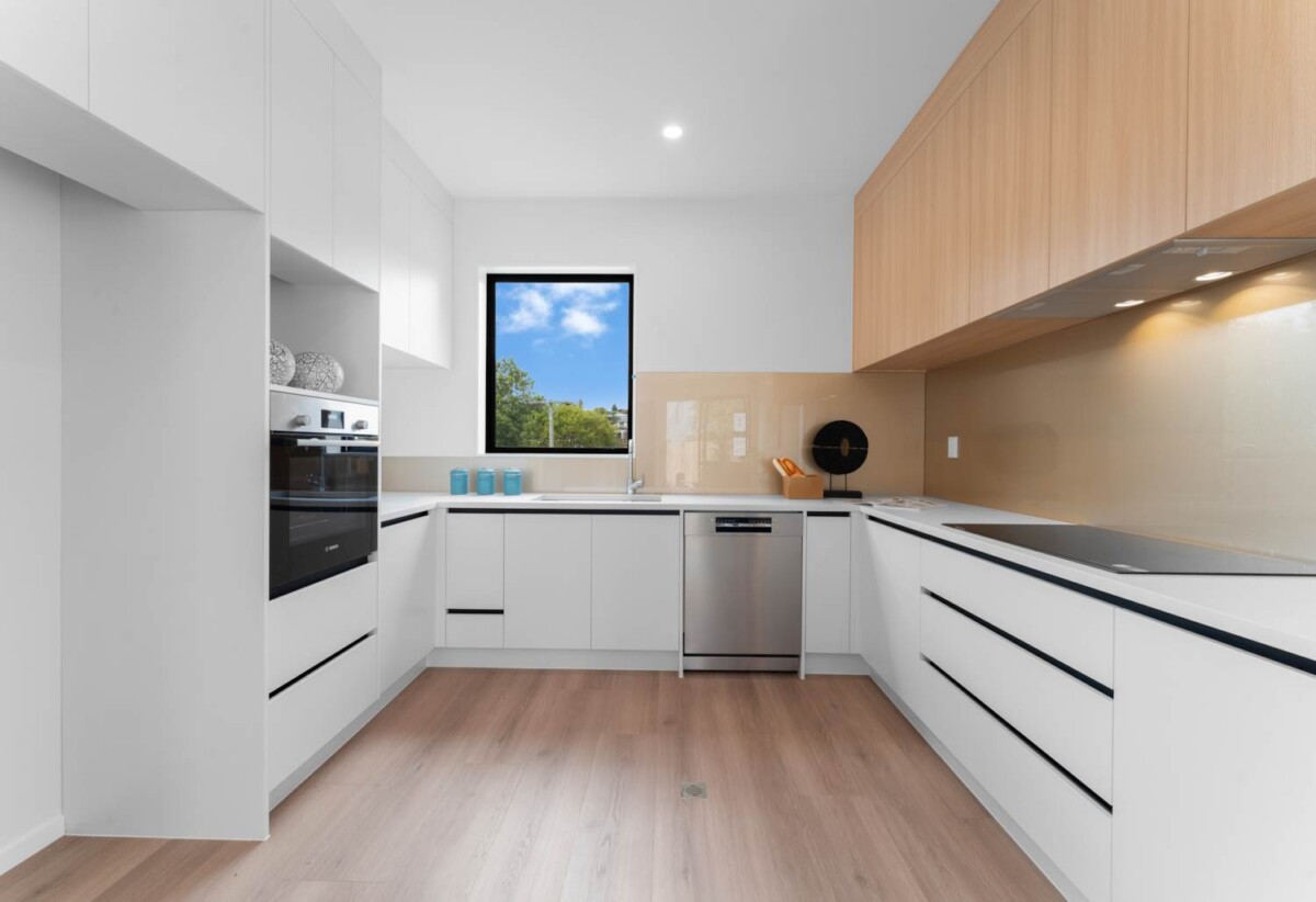 Standalone & Easy-Care-Modern Family living, 6C Julia Place, Totara Vale, Auckland