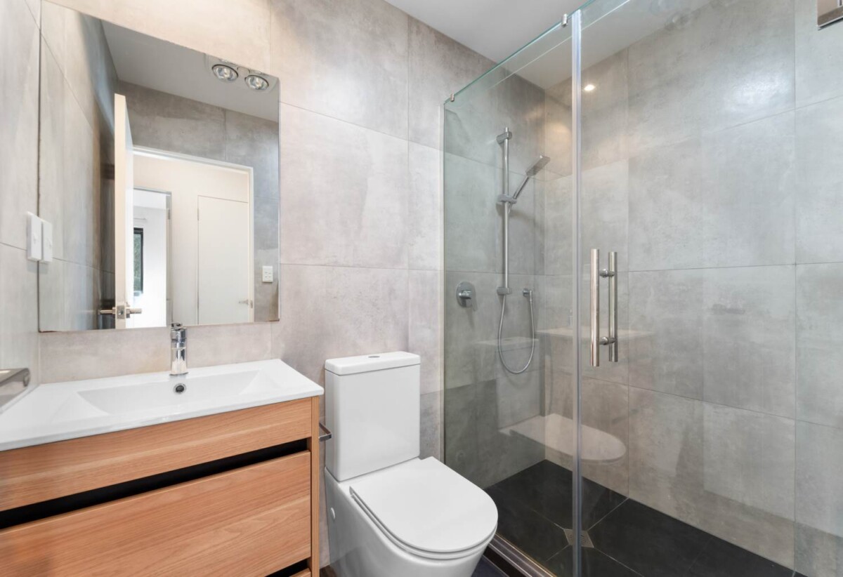 4/4 McQuoid Place, Glenfield, Auckland