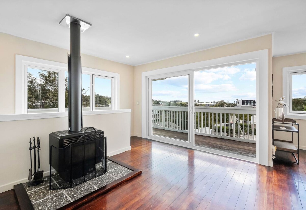 Home Plus Basement Flat & 885sqm Land, 12 Glencoe Road, Browns Bay, Auckland