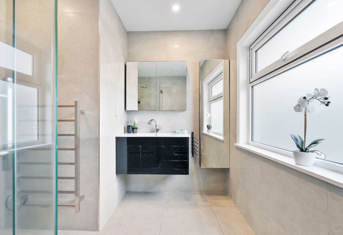 Home Plus Basement Flat & 885sqm Land, 12 Glencoe Road, Browns Bay, Auckland