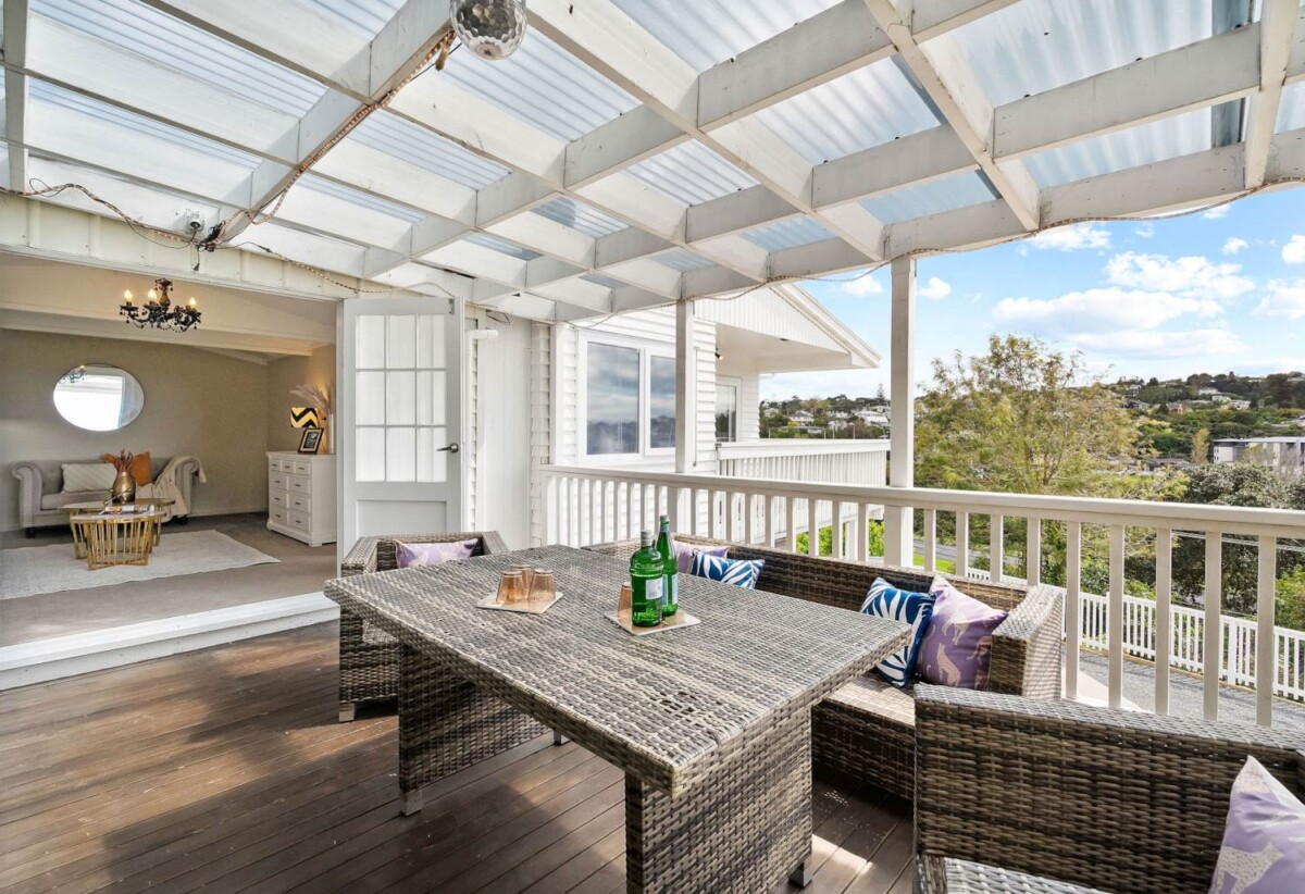 Home Plus Basement Flat & 885sqm Land, 12 Glencoe Road, Browns Bay, Auckland