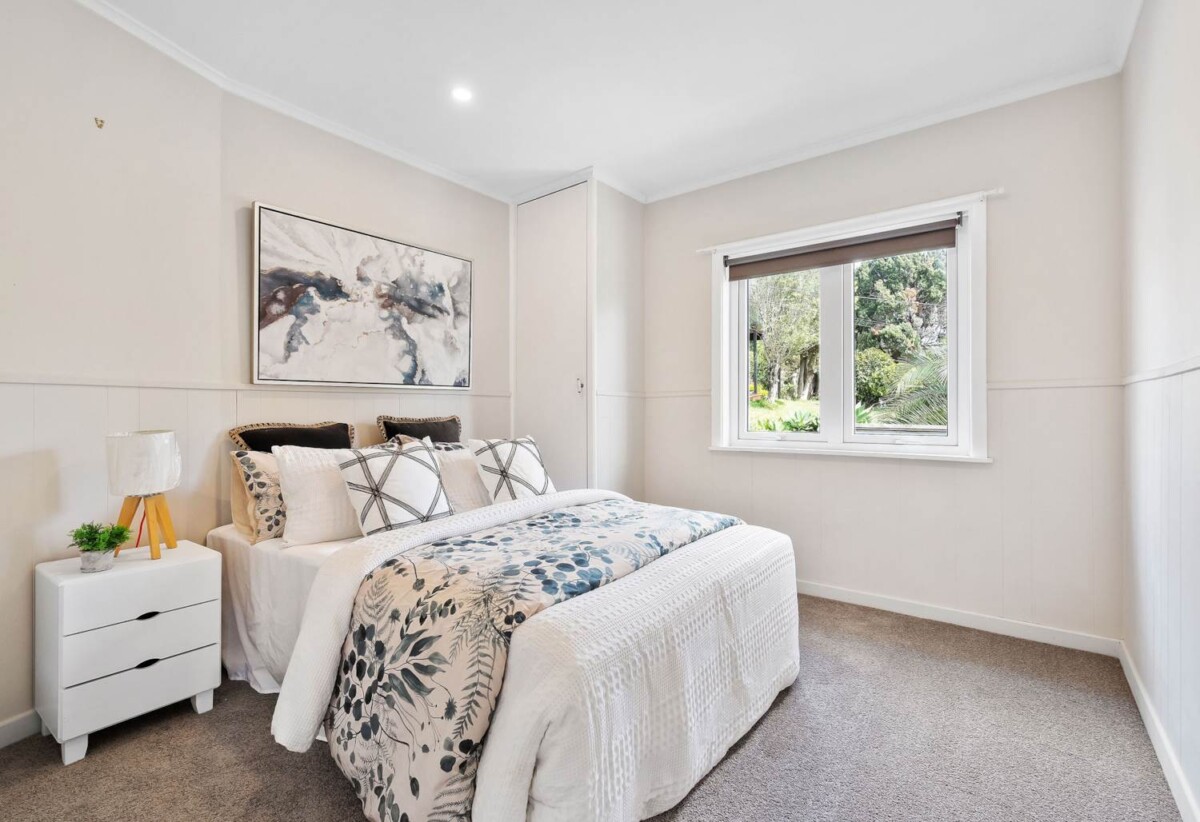Home Plus Basement Flat & 885sqm Land, 12 Glencoe Road, Browns Bay, Auckland