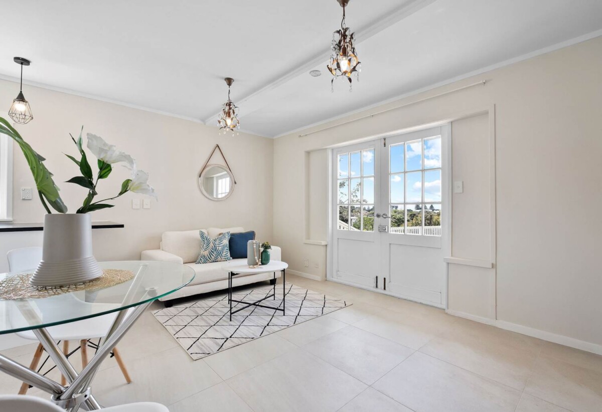 Home Plus Basement Flat & 885sqm Land, 12 Glencoe Road, Browns Bay, Auckland