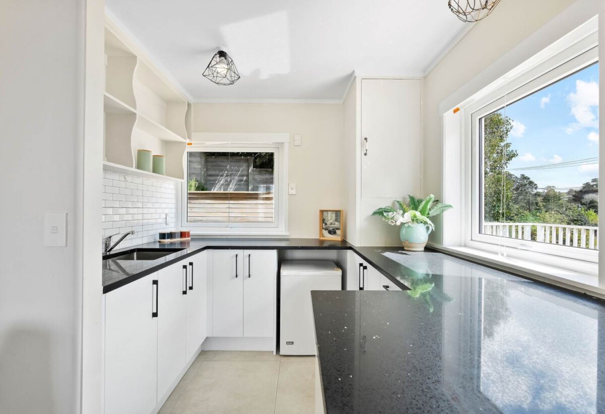 Home Plus Basement Flat & 885sqm Land, 12 Glencoe Road, Browns Bay, Auckland