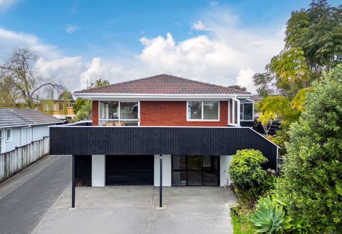 Two bedrooms & Four Garages/Rumpus, 1/36 Halberg Street, Glenfield, Auckland