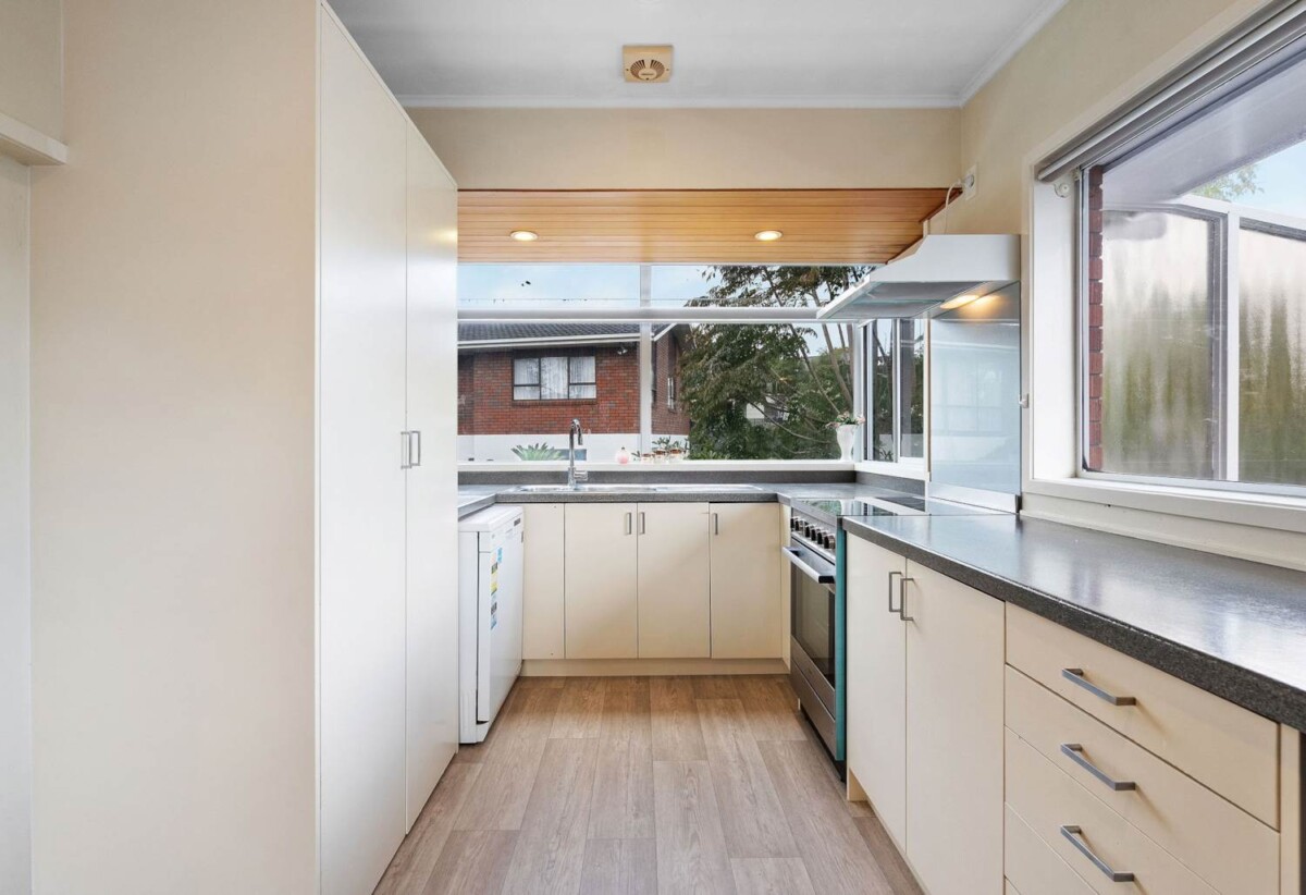 Two bedrooms & Four Garages/Rumpus, 1/36 Halberg Street, Glenfield, Auckland