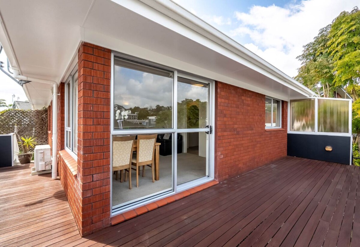 Two bedrooms & Four Garages/Rumpus, 1/36 Halberg Street, Glenfield, Auckland