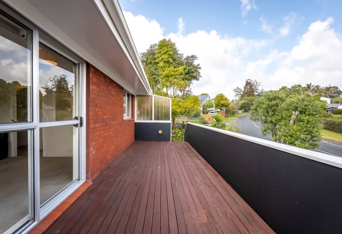 Two bedrooms & Four Garages/Rumpus, 1/36 Halberg Street, Glenfield, Auckland