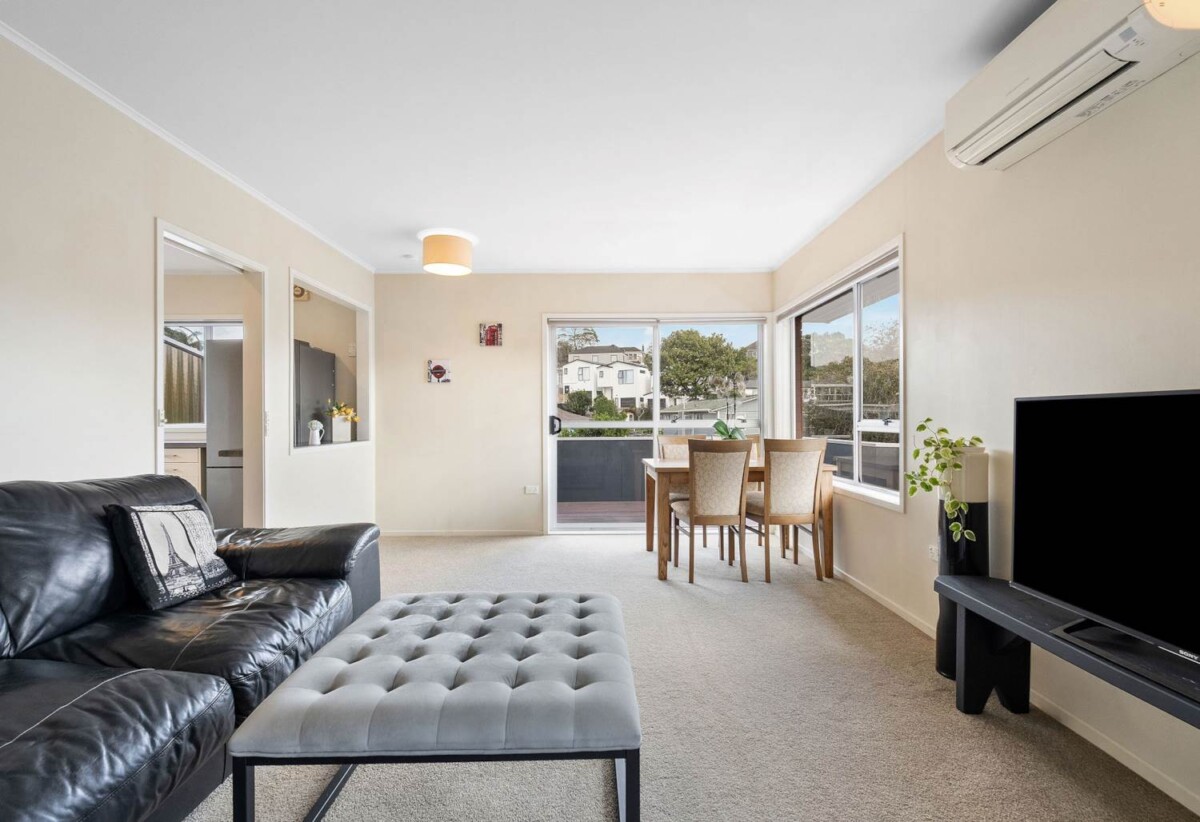 Two bedrooms & Four Garages/Rumpus, 1/36 Halberg Street, Glenfield, Auckland