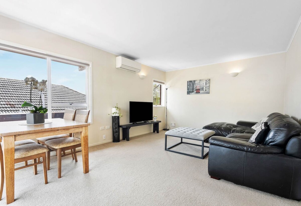 Two bedrooms & Four Garages/Rumpus, 1/36 Halberg Street, Glenfield, Auckland