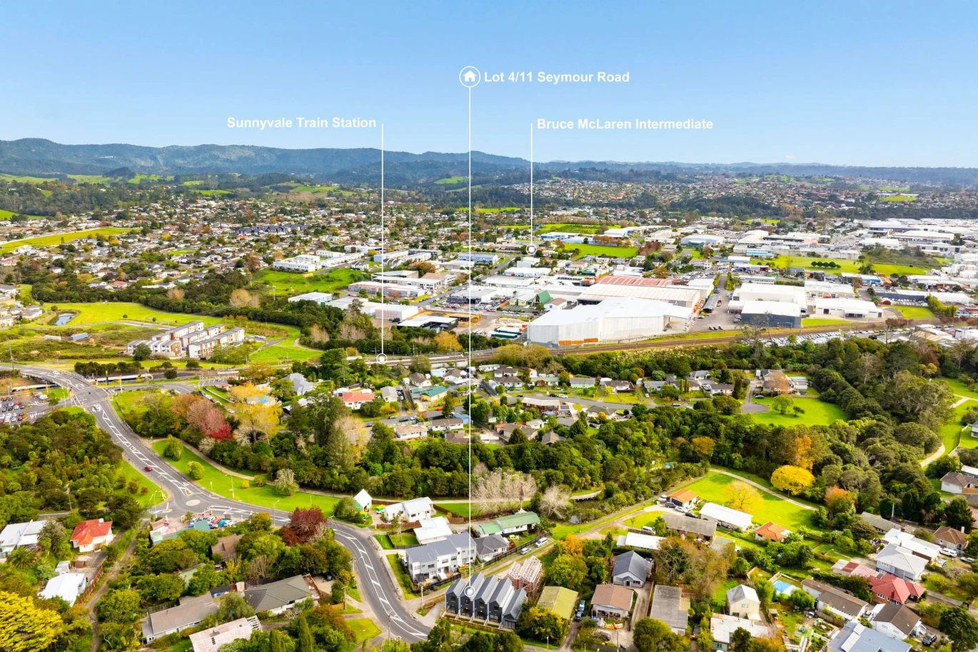 Brand New 3 beds 2 baths home with garage and backyard, Just steps from the train station and bus stops, Close to malls, schools and amenties, 3/11 Seymour Road, Sunnyvale, Auckland