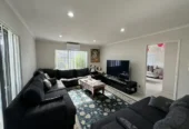 For rent, 4 bedrooms 2 bathrooms house, 262 Murphys Road, Flat Bush, Auckland, Available Mid October