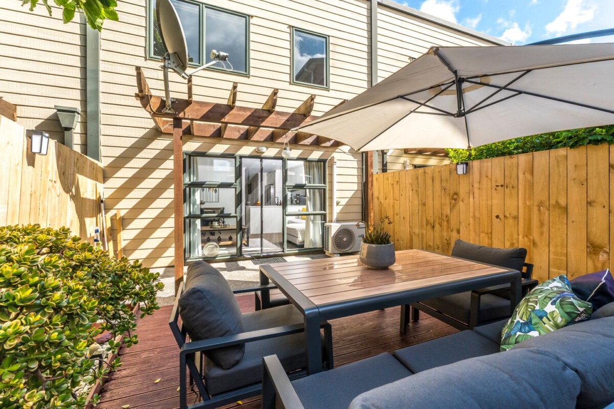 11/17 Harbour View Road, Te Atatu Peninsula, Auckland