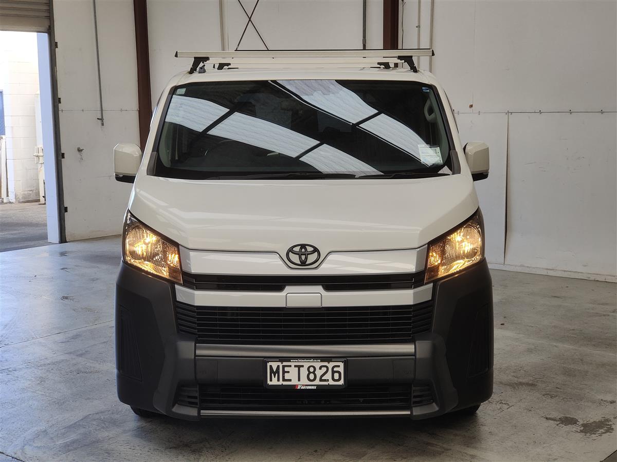 2019 Toyota Hiace ZR 2.8DT/5 SEATER/TOW BAR/STEP MESH Van Automatic, 76,075 km