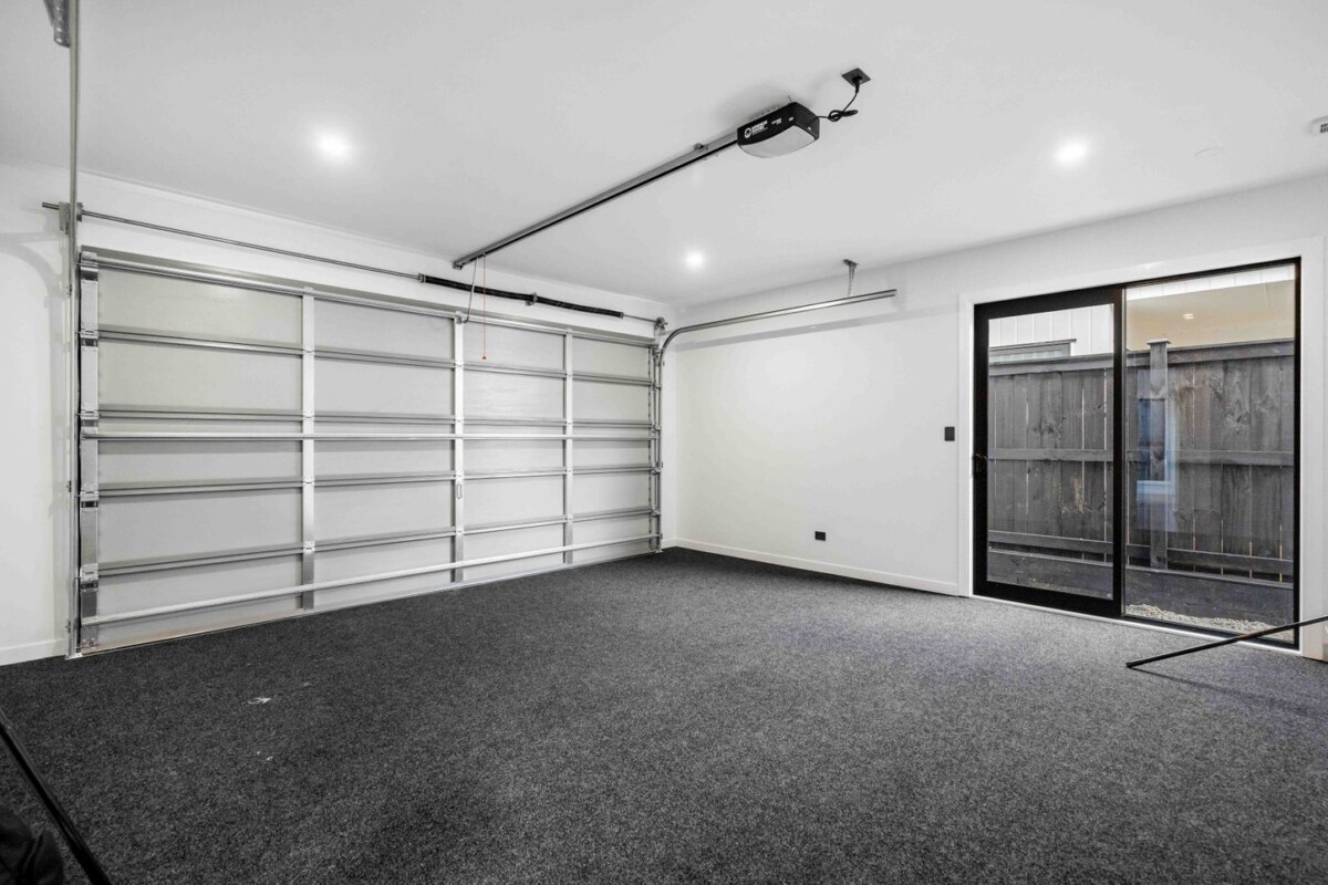 High Standard Beauty With Vendor Says Sell, 29 Cara Avenue, Kumeu, Auckland