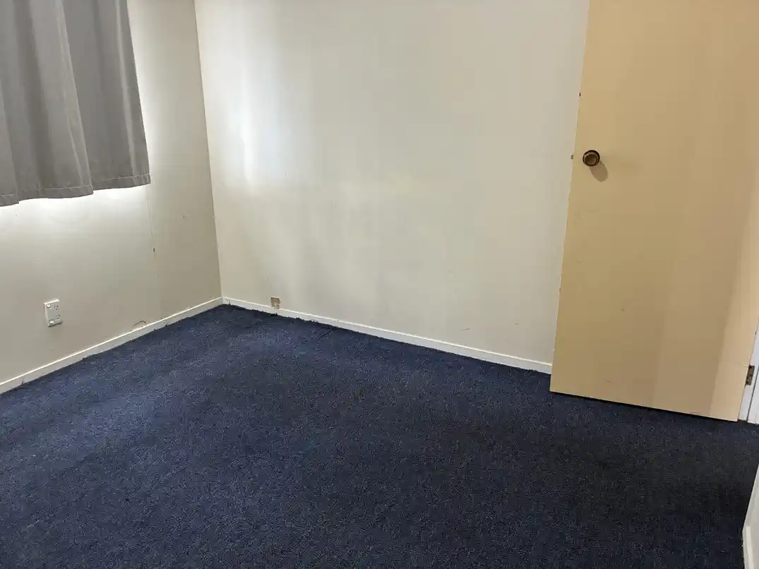 Pet friendly, 3 bedrooms 1 bathroom house, 1/8 Penion Drive, Flat Bush, Auckland, Available Now