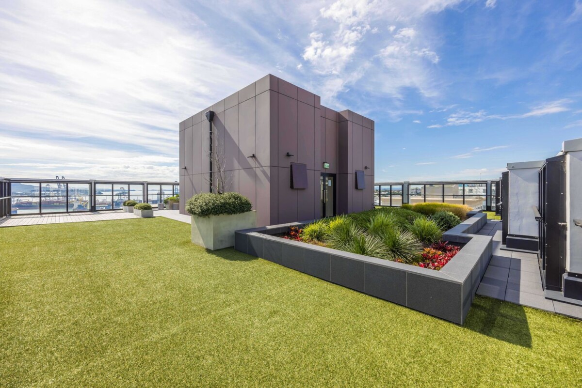 Way below CV, 51m2 freehold 2 beds (one is a versatile flexi-room) 1 bath apartment, Currently Rented for $630/week, 607/70 Anzac Avenue, Auckland Central, Auckland