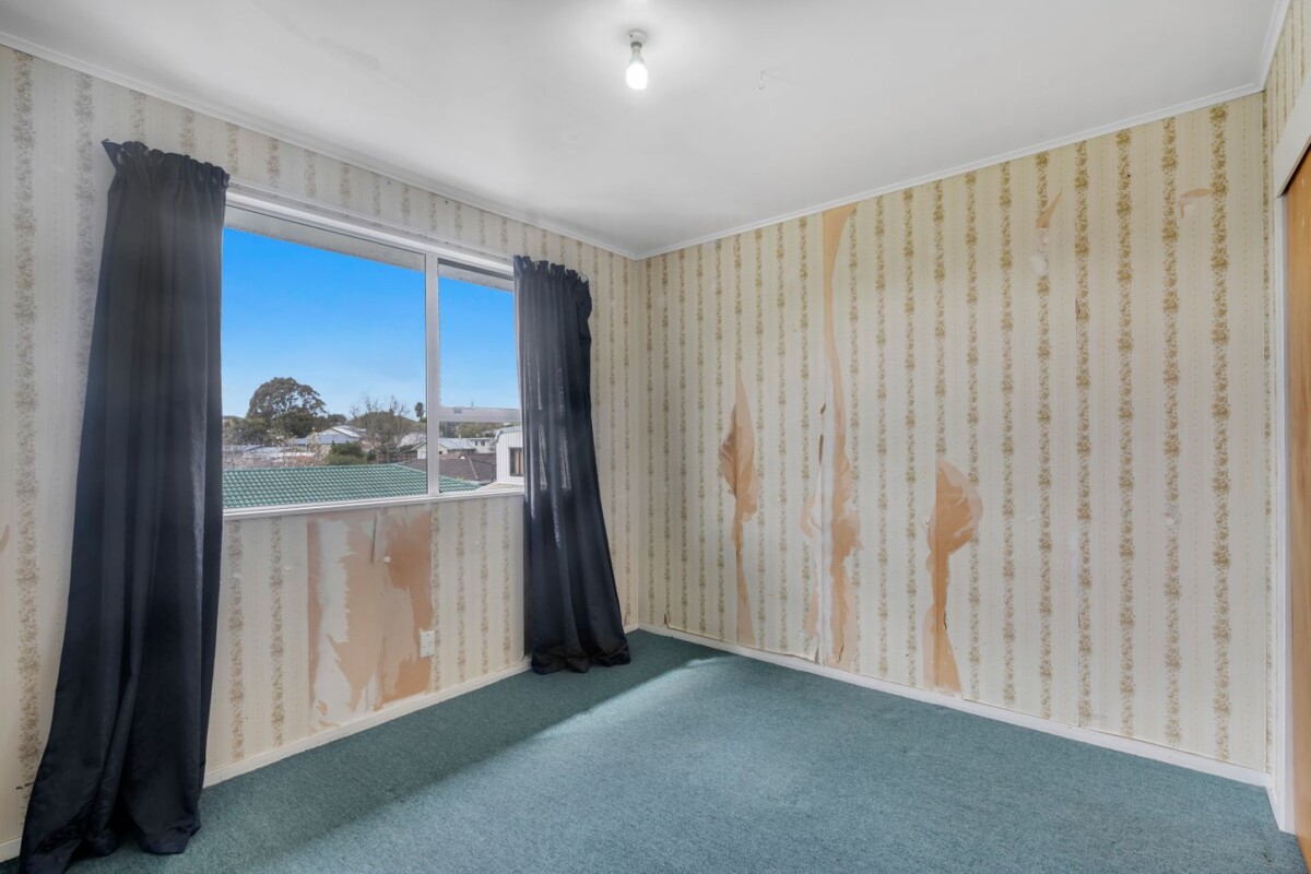 Vendor Retiring out of Auckland, 20 Forest Hill Road, Henderson, Auckland