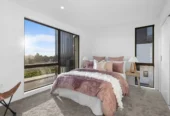 Corner-Side Living, 3 Plus 1 Bed With Views. Must Go, 1/239 Flat Bush School Road, Flat Bush, Auckland