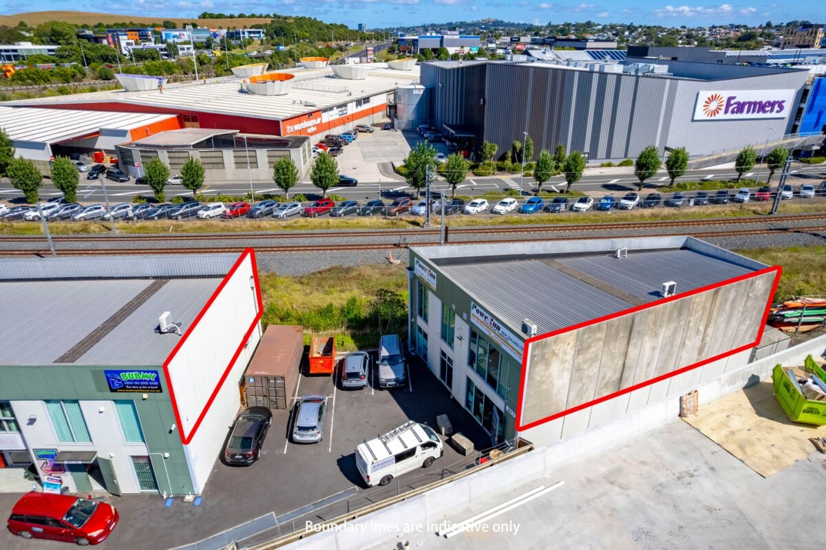 2 x (8 m x 4m) 32sqm wall advertising spots, 8/4 Clemow Drive, Mount Wellington, Auckland