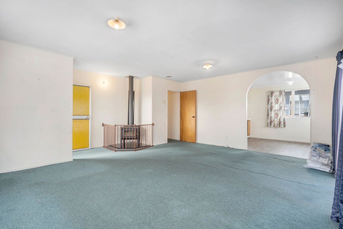 Vendor Retiring out of Auckland, 20 Forest Hill Road, Henderson, Auckland