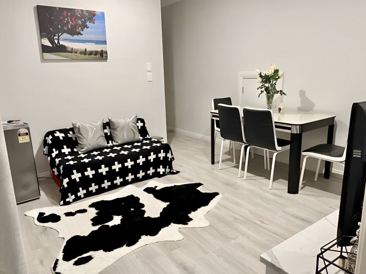 For rent, Modern, Fully Furnished, Self Contained 2 ‘Bedrooms 1 bathroom Unit, Beachlands, Auckland, Available Now