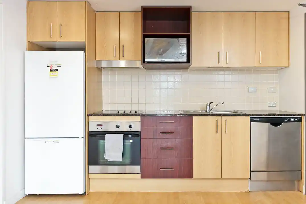 Double Grammar school zone, Freehold 2 beds 1 bath apartment, 53sqm plus a spacious balcony, 1.1 km to Auckland Girls’ Grammar School, 1.7 km to Auckland Grammar, 1110/76 Wakefield Street, City Centre, Auckland