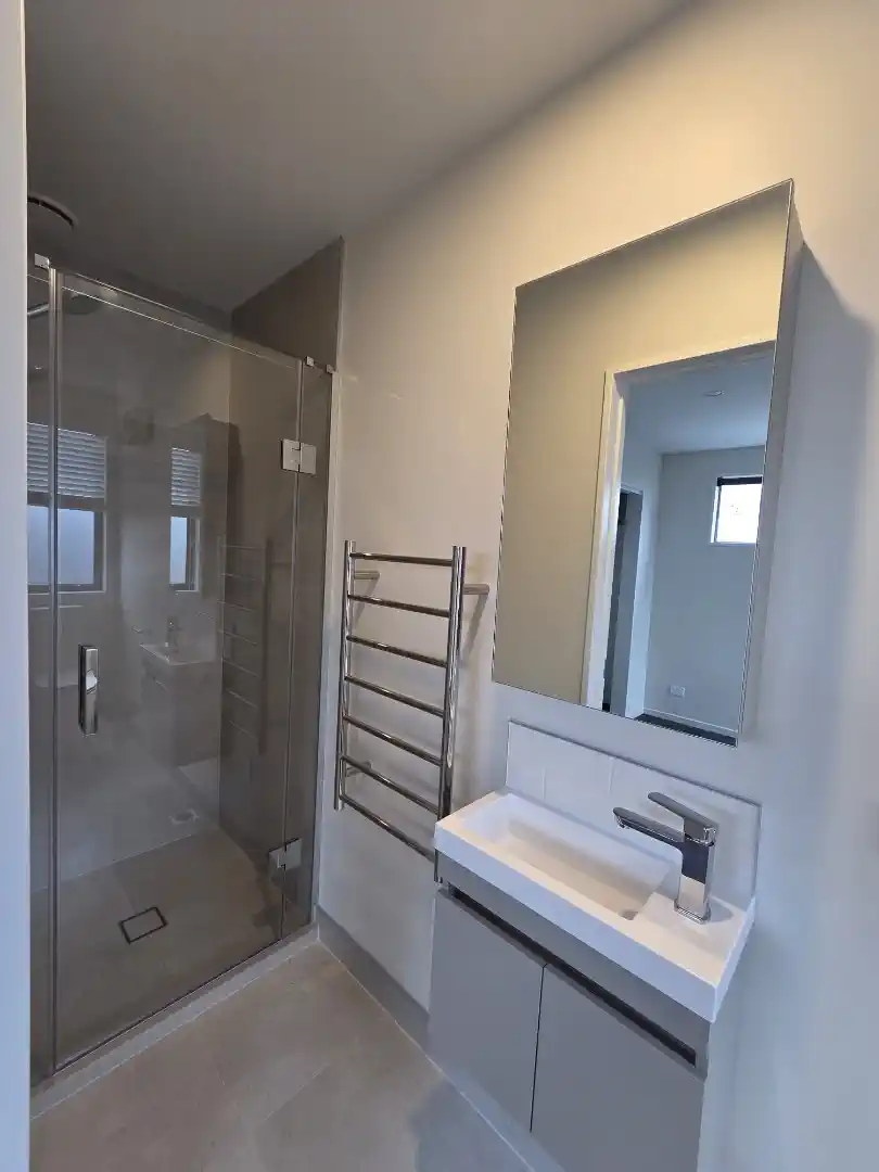 For rent, 2 bedrooms 2 bathrooms townhouse, 4/41 Margaret Road, Papatoetoe, Auckland, Available from: Tuesday, October 14