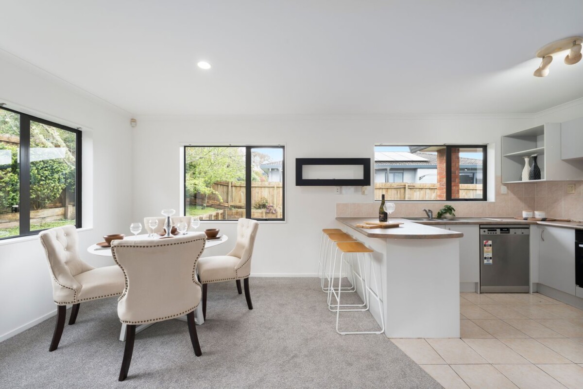 Fresh, Fabulous & Family-Ready in Summerland Zone, 13B Parkcrest Drive, Henderson, Auckland