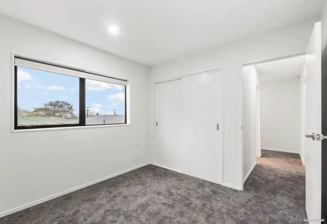 For rent, 2 bedrooms 1 bathroom townhouse, 5c Mcdonald Road, Papatoetoe, Auckland, Available from: Friday, October 10