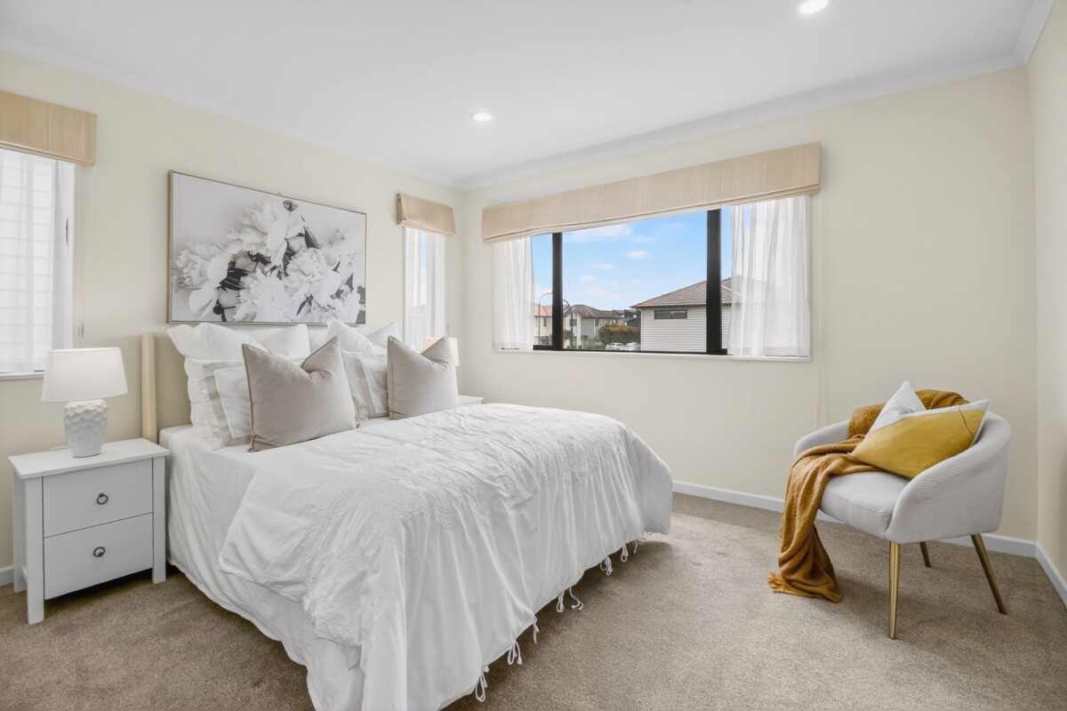2 legal kitchens, Vendor Gone, Keys Available, 7 bedrooms house, 13 Puoro Street, Flat Bush, Auckland