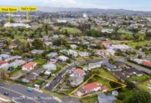 Minutes from WestCity Mall, 4 bedrooms house on 812m2 land, 114 Edmonton Road, Henderson, Auckland