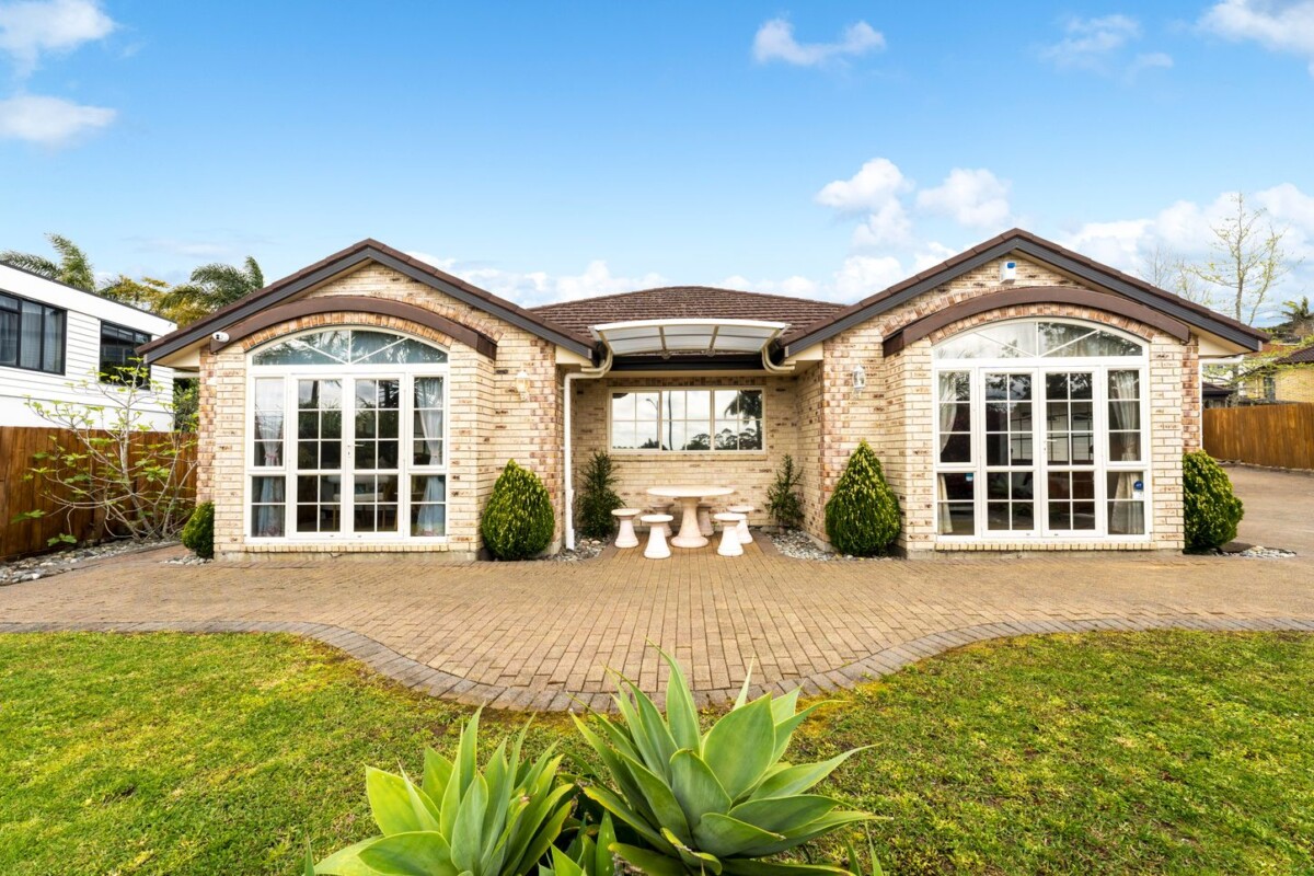 After 19 wonderful years, the owners are downsizing, 14 Pittville Place, Henderson, Auckland