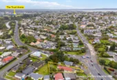 Minutes from WestCity Mall, 4 bedrooms house on 812m2 land, 114 Edmonton Road, Henderson, Auckland