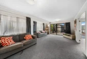 Aucyion $1 RESERVE, 4 bedrooms house on 716m2 land, 21 Rushgreen Avenue Pahurehure, Auckland