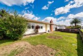 Asking below CV, standalone 3-bedrooms house on a half share of 819m² (flat land), 1/49 President Ave, Papakura, Auckland