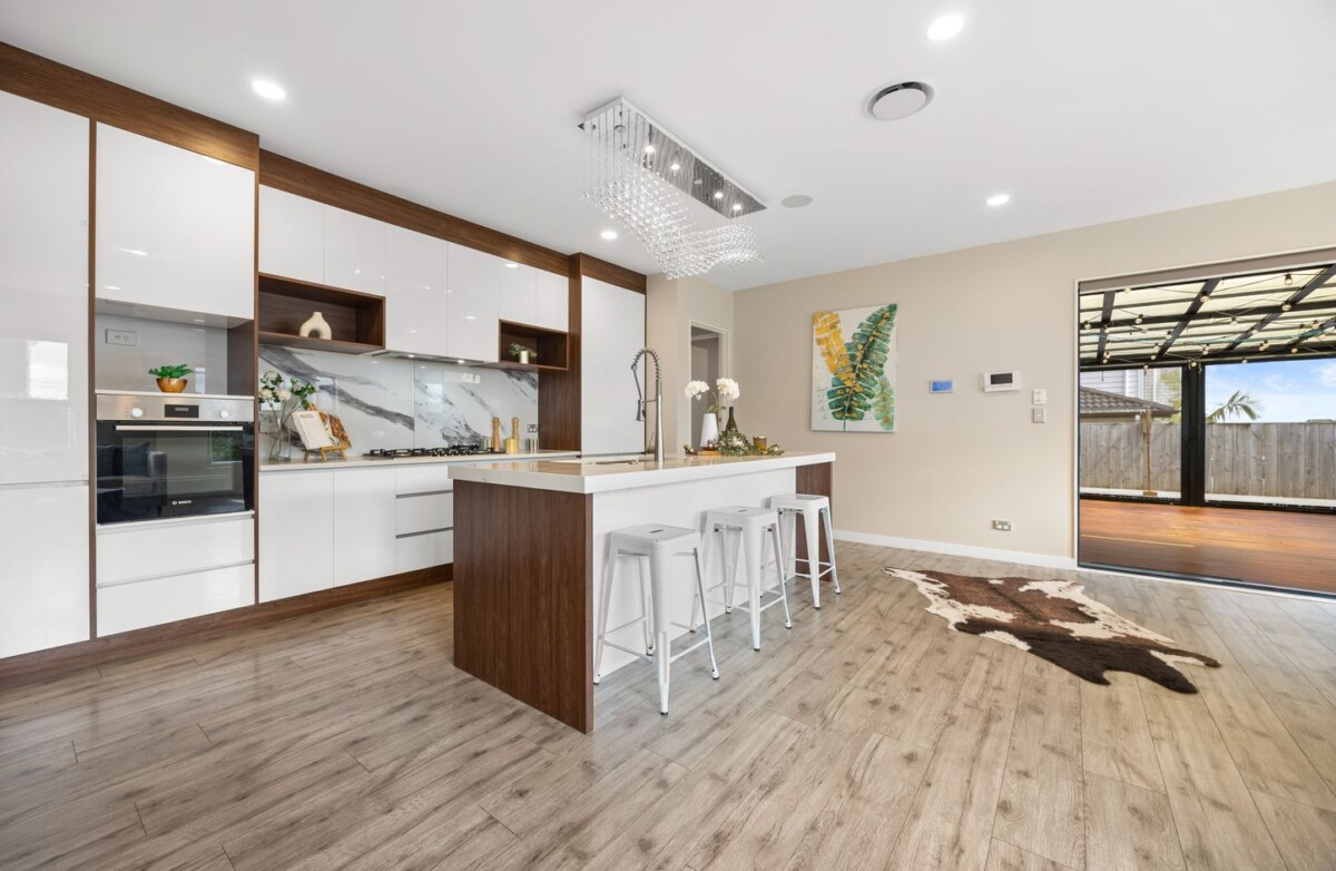 Vendor relocated to overseas, Ready to Sell, 6 bedrooms house, 67 Drumbuoy Drive, Flat Bush, Auckland