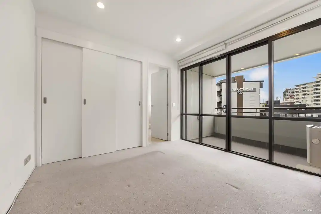 LEASEHOLD 3 beds 2 baths 2 car parks apartment, Amazing Seaview & Massive Size, 1205/18 Beach Road, City Centre, Auckland