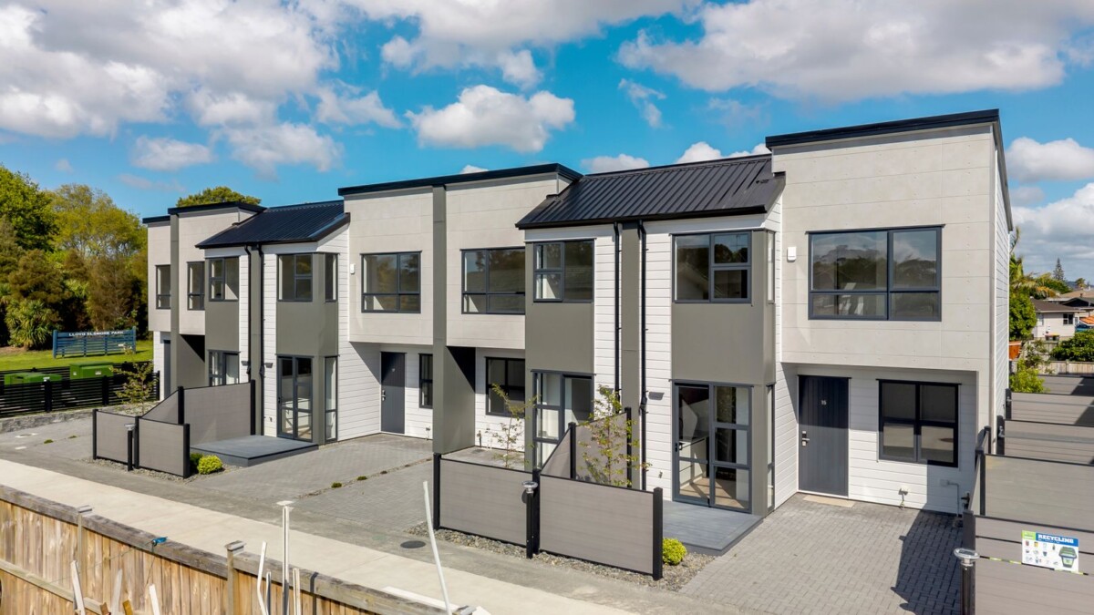 Brand-new, freehold 3 bedrooms plus study room home, Everything’s right at your doorstep, 16/85 Cascades Road, Pakuranga Heights, Auckland