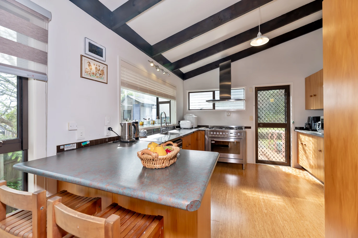Rangitoto School Zone, 2/3 Leith Way, Rothesay Bay, Auckland