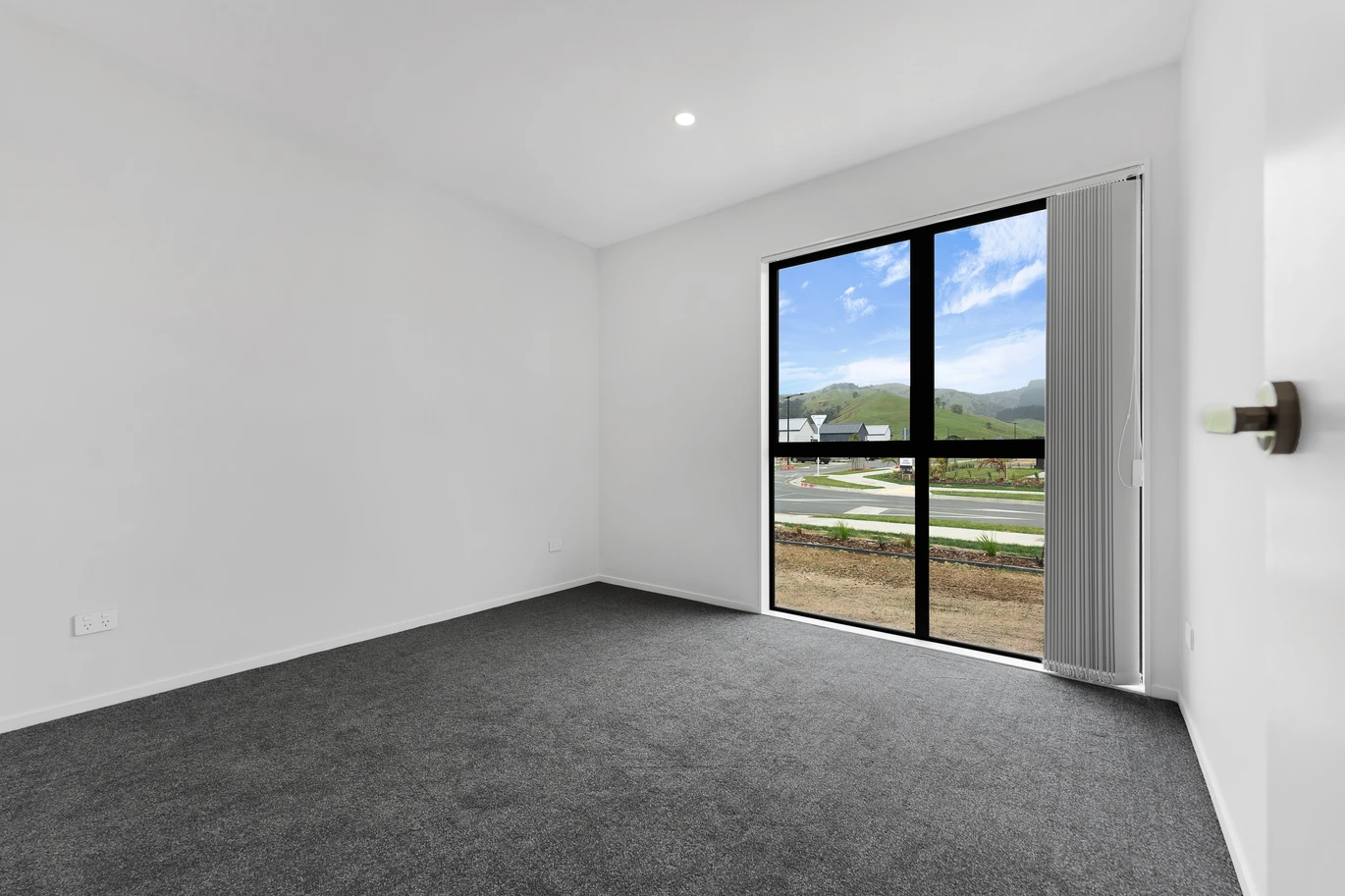 Brandnew 3 beds 2 baths house on 596m2 section, with beaches, walking tracks, and boat ramps just minutes away, 104 Mataikokako Loop, Kawakawa Bay, Auckland