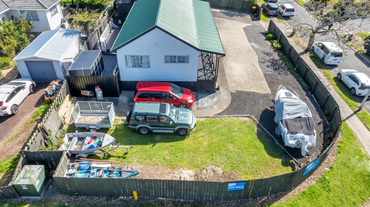 Welcoming All Offers, Vendor has their eye on a new property to purchase, 7 Frobisher Way, Clendon Park, Auckland