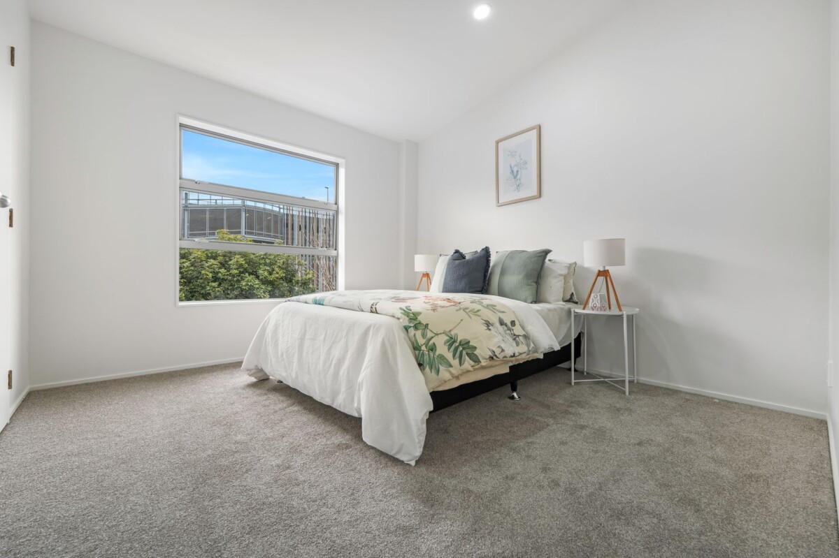 Stylish 4 bedrooms Family Home in Prime Location, Top School Zone, 4/17 Auburn Street, Grafton, Auckland