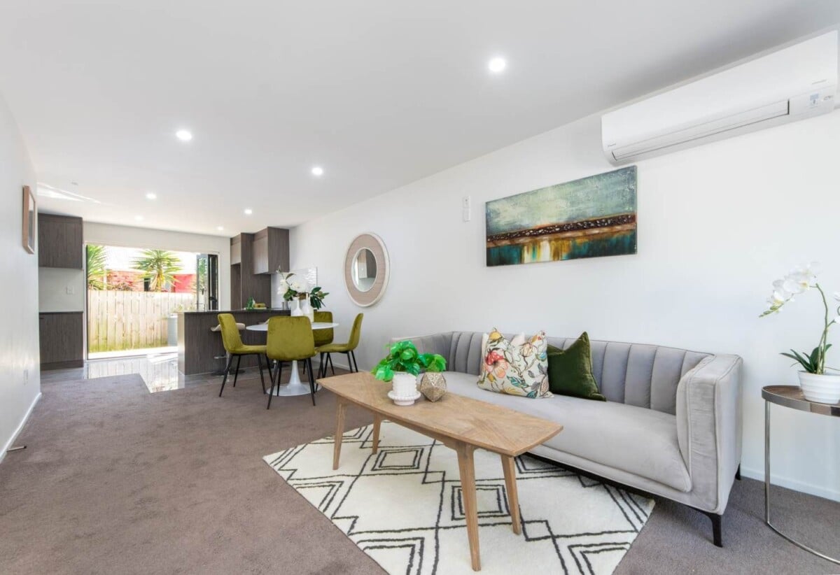 Super Affordable Seaview 3 bedrooms Home, 48B Waddell Avenue, Point England, Auckland