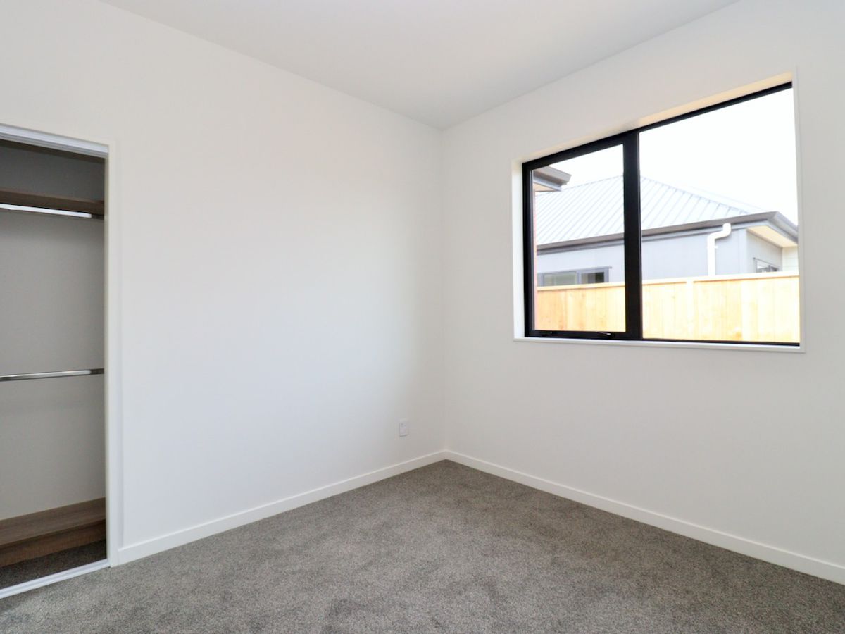 For rent. 4 bedrooms 2 bathrooms house, 6 Kobe Street, Karaka, Auckland, Available from Tue 14th Oct