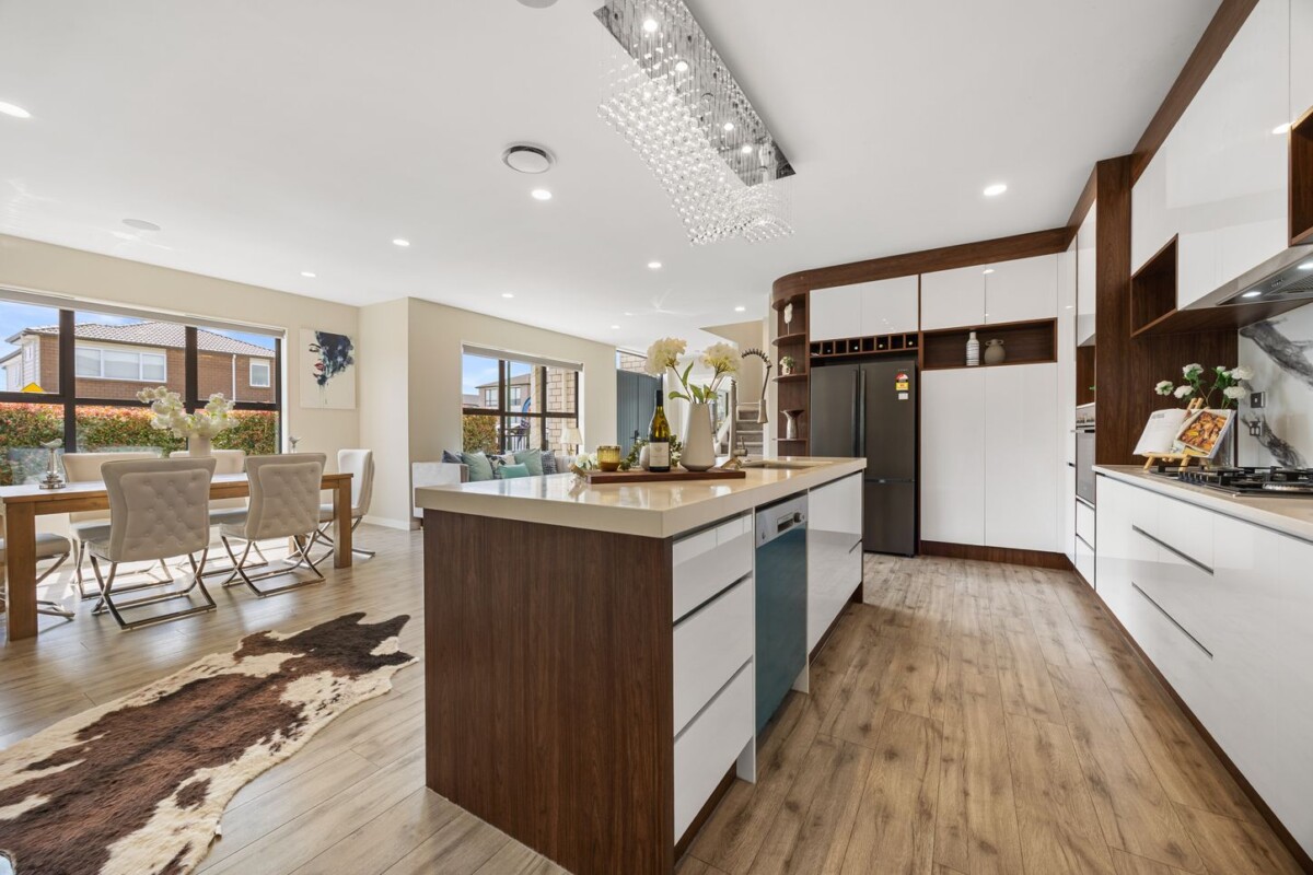 Vendor relocated to overseas, Ready to Sell, 6 bedrooms house, 67 Drumbuoy Drive, Flat Bush, Auckland
