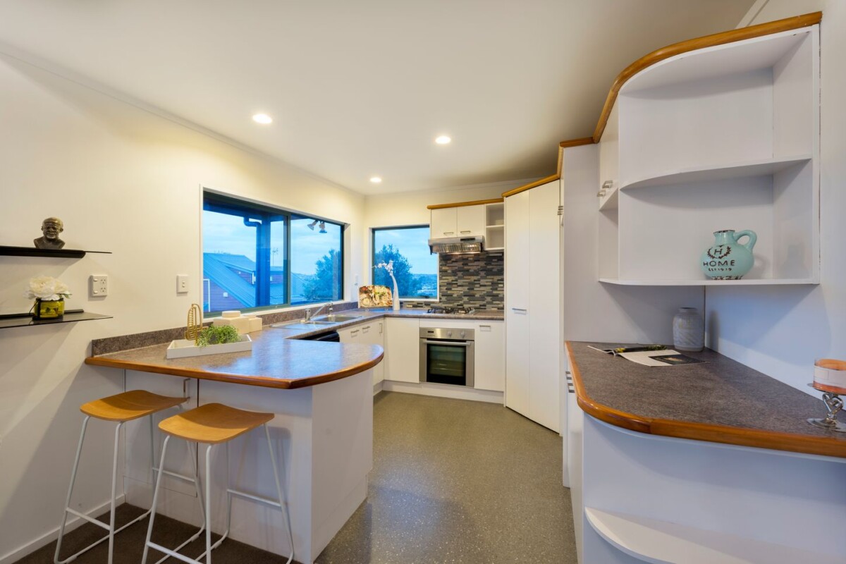 Panoramic Views, just a short drive to shops at Glendene, Henderson including WestCity Mall, 30 Farquhar Road, Glendene, Auckland