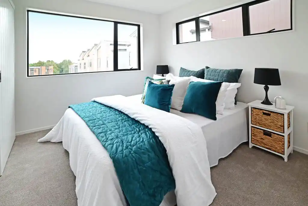 WALK TO LOCAL SCHOOL, minutes to shopping centre, 31 Kiato Lane, Flat Bush, Auckland