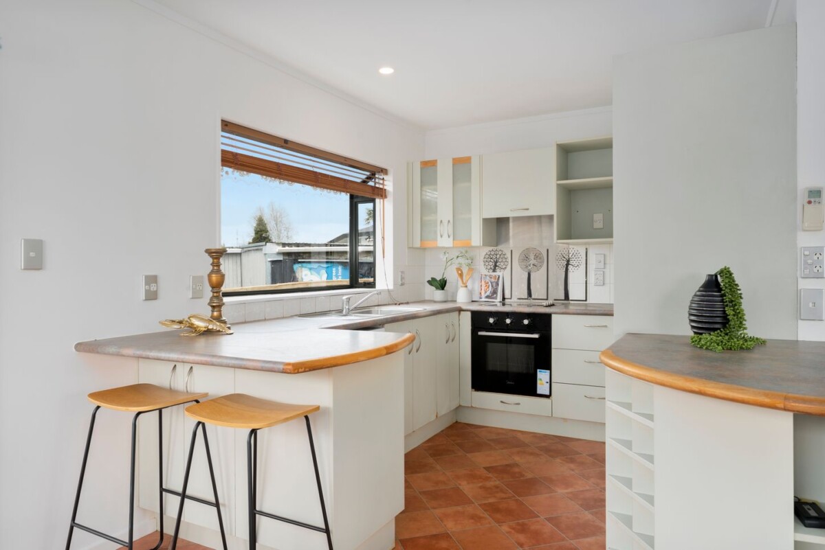 13B Universal Drive, Henderson, Auckland